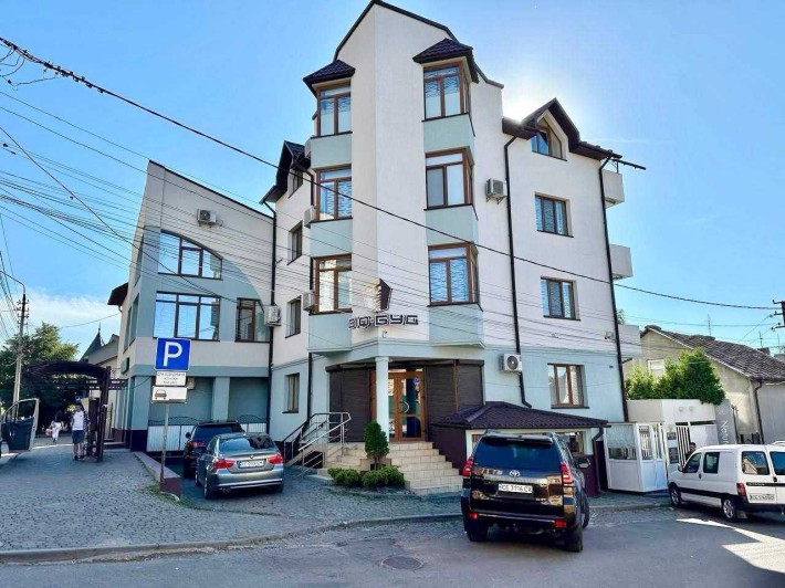 Комерційне приміщення Чернівці центр 3 поверхи 432 м^2 шикарний ремонт - фото 1