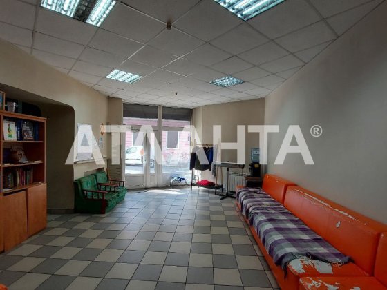 Магазин, офіс, аптека, салон, клініка -  110 м2 в Центрі Чернівці