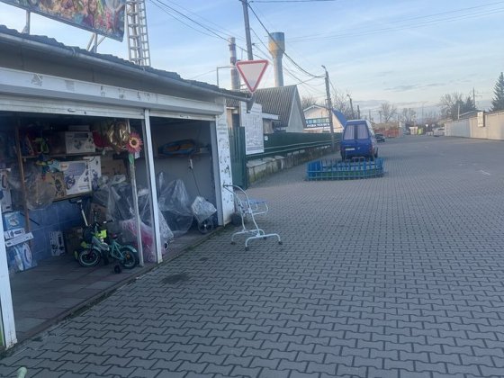 Торгове приміщення Краснодонців 145 кв. з окремим заіздом 24/7 Ужгород