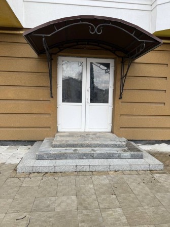 Продається комерційне приміщення поруч центру - фото 1
