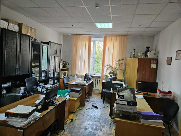 Майновий комплекс 1141.2 м2, Рівне, вул. В. Чорновола, 1 - фото 1