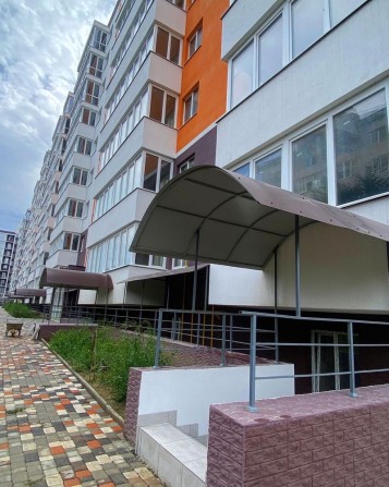 500 дол/м2.Продаж комерційного приміщення в ЖК «Кришталеве озеро» - фото 1