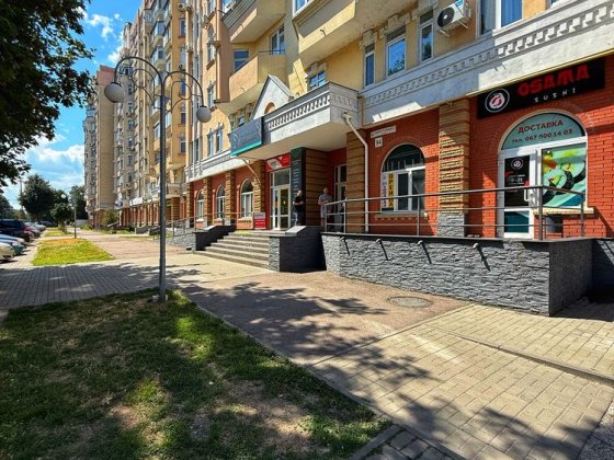 Центр міста! Комерційне приміщення з ремонтом! Перший поверх, фасад Черкаси