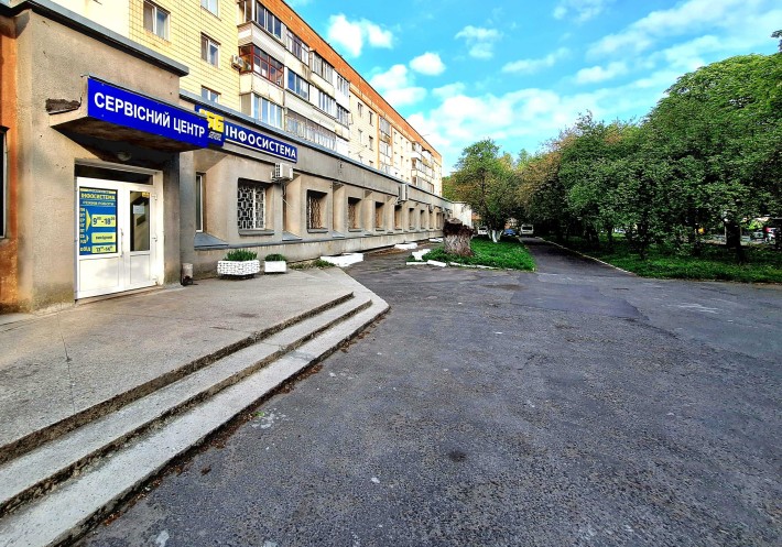 Продам фасадний перший поверх 759,9 кв.м - фото 1