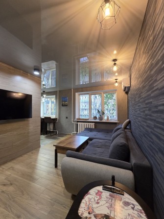 Без комісії! Просторе приміщення в центрі що може стати  стильною 2 кі - фото 1