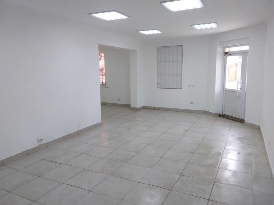 Продам бізнес приміщення  по   вул. Київська Черновцы