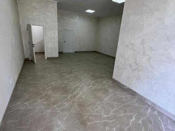 комерційне приміщення з ремонтом в ЖК Кришталеве озеро Чернівці