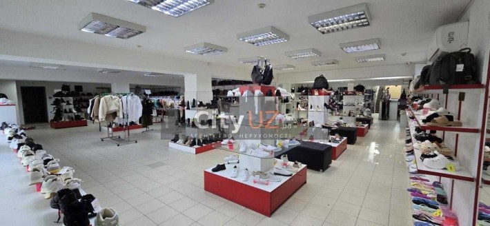 Продається комерційне приміщення у центрі Ужгорода - фото 1