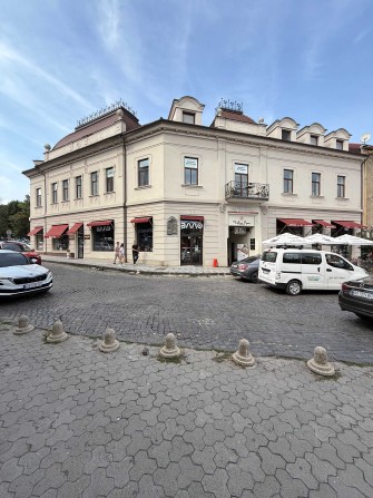 Продаж Комерційного приміщення в центрі 240 м² біля Корзо, Ужгород - фото 1