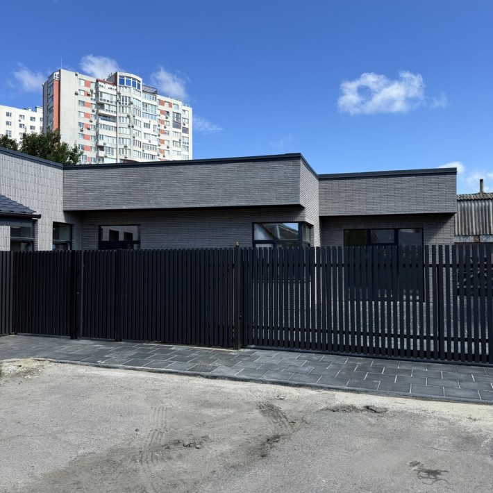 Новобудова в Центрі міста! Комерція або житло-вибір за Вами! - фото 1