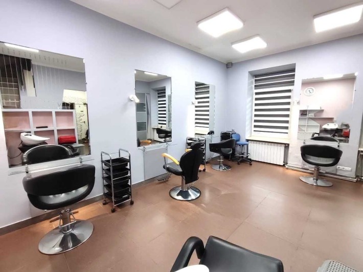 Продаж комерційного приміщення (салон краси) вул. Конституційна, Центр - фото 1