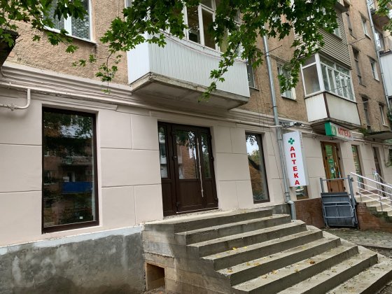 Продається приміщення на Проспекті Незалежності в районі Спорттоварів Черновцы