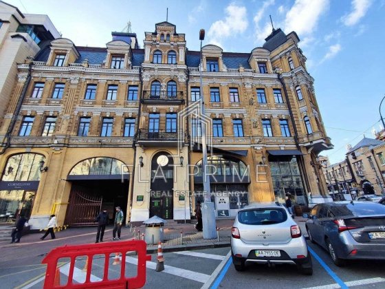 Продаж комерційного приміщення в центрі Києва БЦ Арена-Сіті Бессарабка Київ