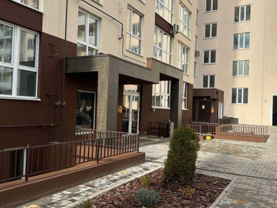 ПРОДАЖ: Комерційне приміщення житловий масив Масани 80 м2 Чернигов