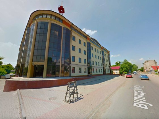 Продаж будівлі 6930м2, вул. Миру. Під Торговий центр/клініку/офіс.. Черновцы