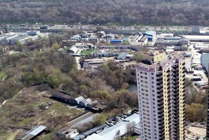 Майновий комплекс + 1 га для реконструкції та нового будівництва. - фото 1