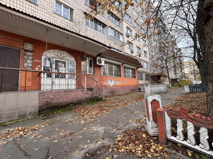 Продам фасадне приміщення. Без комісії! Симиренка вул.,14/9.Борщагівка - фото 1