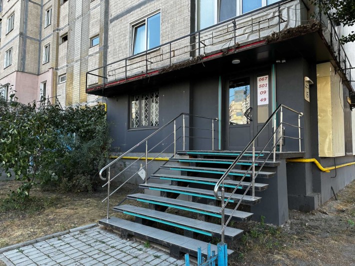 Продаж Н/Ф магазину 71 кв. 1поверх вул. Княжий Затон 15 - фото 1