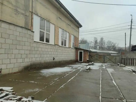 Продам виробничо - складськi примiщення по вул. Попова Чернігів