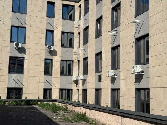 Продам приміщення  в центрі р-н лікарні Мечникова Дніпро