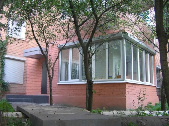 Офіс біля парку Шевченко. Окремий вхід. Парковка. - фото 1