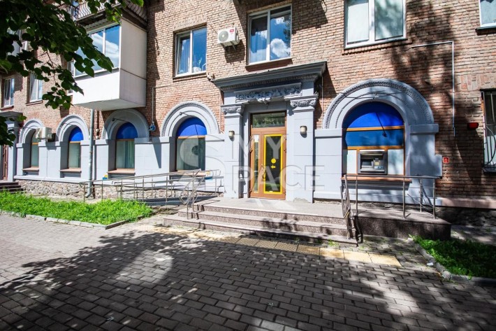 Київ Печерськ Район метро Звіринецька Маккейна Кудрі  252 м2 ФАСАД - фото 1