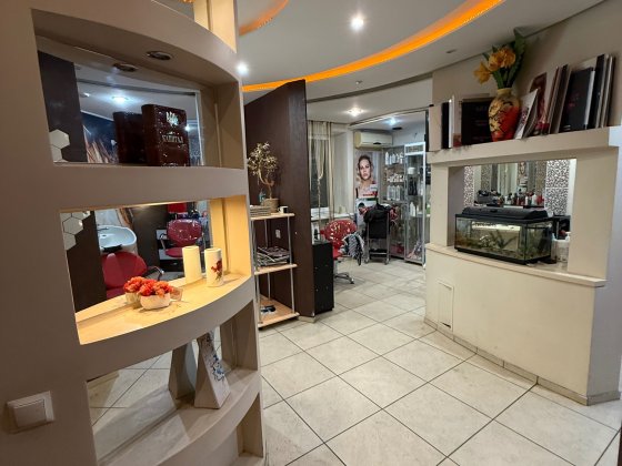 Продам діючий салон краси. Вул. Калинова