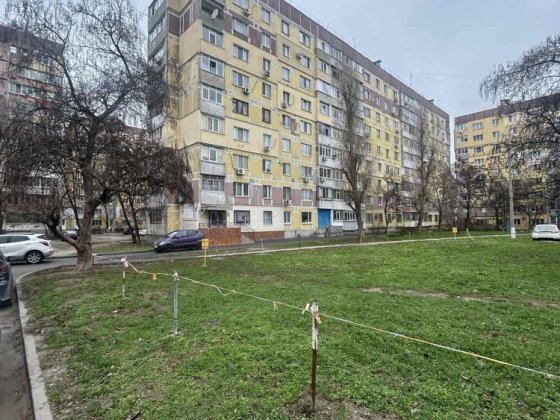 Продам помещение Левобережный-3