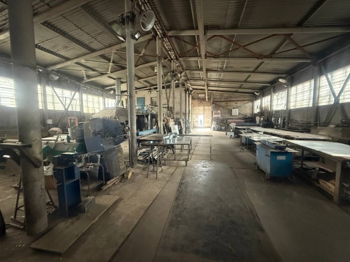 Продам Помещение Производство СТО База Склад 1700м2 Журналистов - фото 1