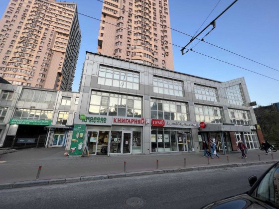 Продаж фасадного приміщення вул Вадима Гетьмана (186 м2) Київ