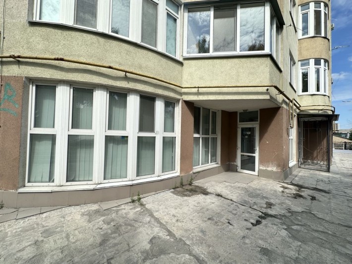 Продаж фасадного приміщення на вул. Трухачевського - фото 1