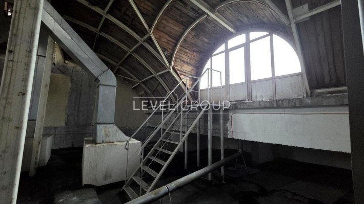 Продаж нежитлового приміщення 115 м2 у стилі Loft з виходом на терасу - фото 1