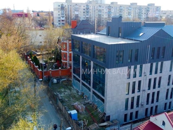 Київ. Продаж будівлі 2013м2. Земля у власності. Поруч центр. 998$/м2 Киев