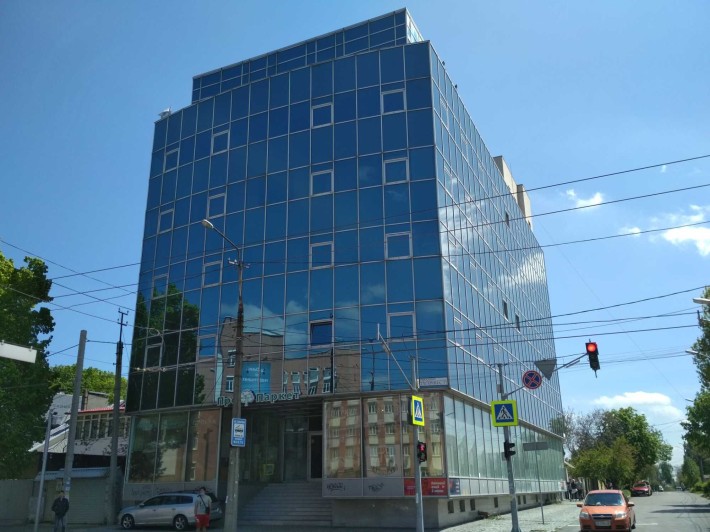 Продаж бізнес-центру 3 571,1 м2. м. Дніпро - фото 1