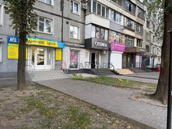 Продаж комерційного приміщення на вул.Шкільна 40.