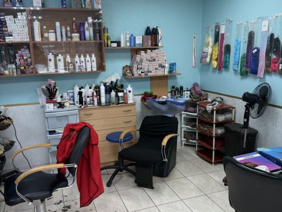 Продаж готового бізнесу / переуступка оренди перукарні Запоріжжя