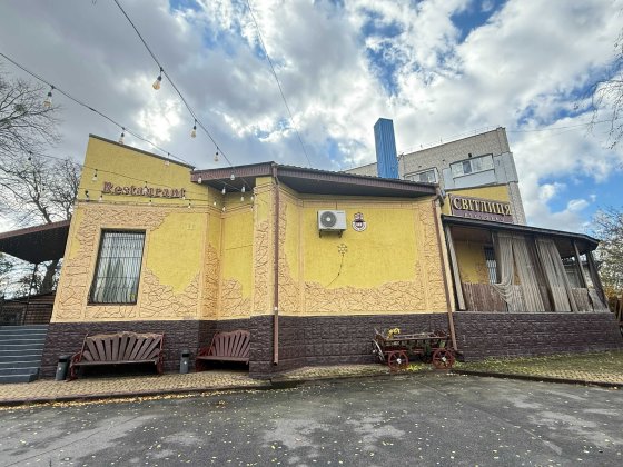 Продаж будівлі ресторану Світлиця Винница
