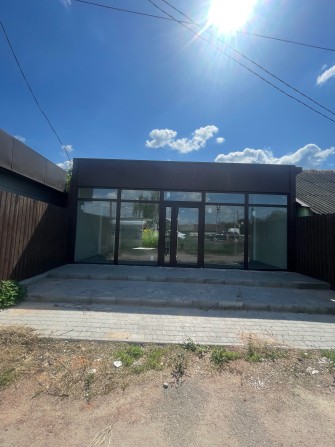 Продаж комерційного приміщення зі своєю землею - фото 1