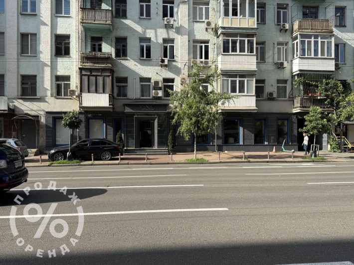 Фасадне приміщення на Саксаганського 42/80 два рівні паркінг - фото 1