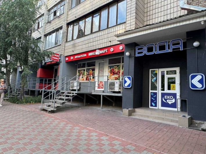 Продаж 1 пов. фасад магазин з орендарем. 11,5м², Печерськ, Бойчука,25а - фото 1