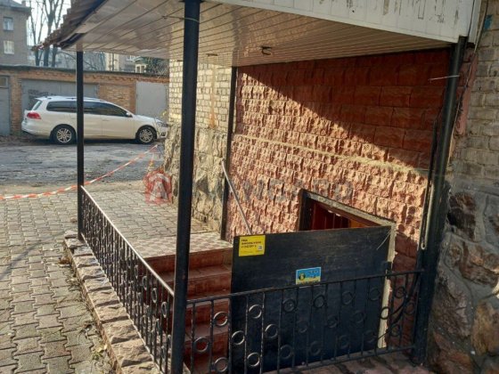 Продаж комерційної нерухомості, Фортечна 81.