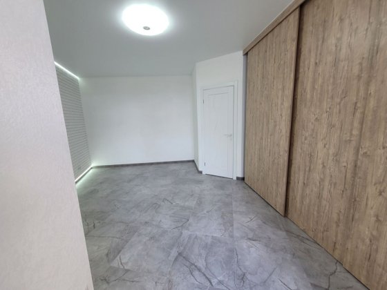 Приміщення з новим дизайнерским ремонтом в клубному жк Киев