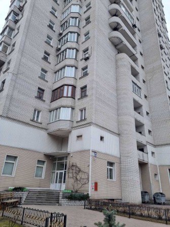 Продам нежилой фонд 77 кв.м. на Шулявке,ул.М.Бранченковского 11 А - фото 1