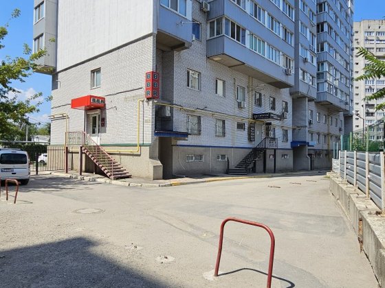 Продам комерційне приміщення Гагаріна/ ТРЦ Дафі