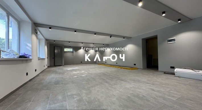 Продаж комерційного приміщень 187м2 по В.Чорновола,. - фото 1