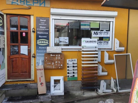 Продам або сдам в оренду торгове приміщення