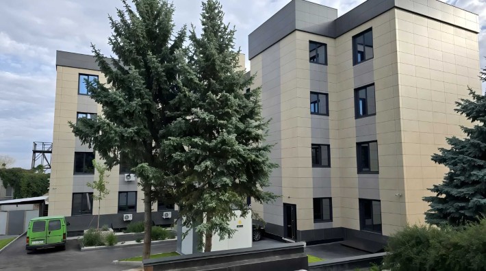 Продам помещение со светом 24/7 в центре города. - фото 1