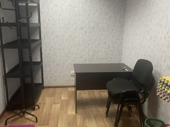 Продам офис 7  кв.м ул.Руденко 6а БЦ Колизей Киев