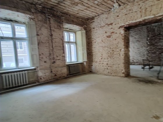 Продаж Комерція в.Дорошенка Центр  4 вікна Фасад+ Паркинг,ц.260000 у.о Львів