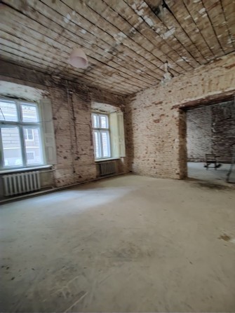 Продаж Комерція в.Дорошенка Центр  4 вікна Фасад+ Паркинг,ц.260000 у.о - фото 1